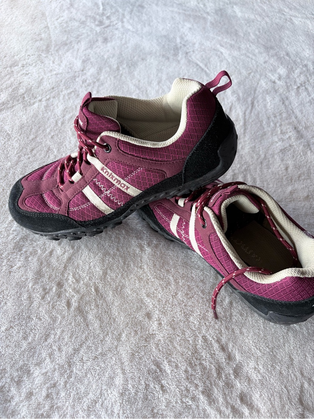 Knixmax Womens  Hiking,  Non-Slip Climbing Trekking Sneakers. Sz 7.5w. Wine red.